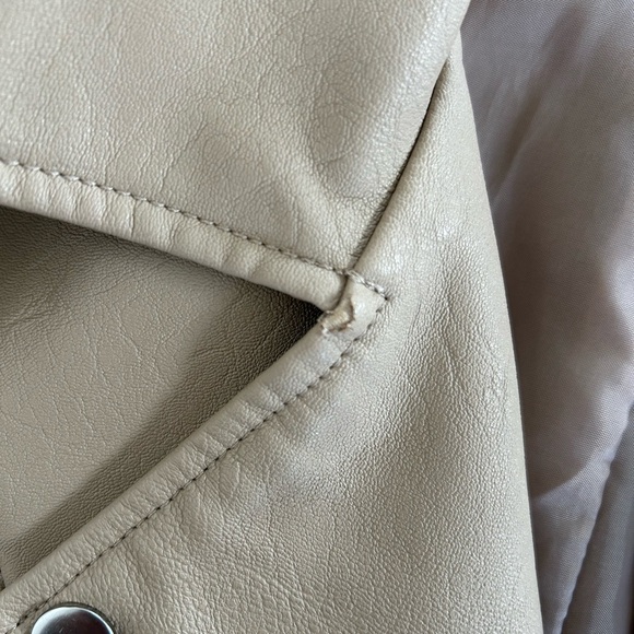 Forever 21 Belted Moto Jacket NWT Taupe Beige S Faux Leather NICKS/FLAW SEE PICS - Picture 11 of 14